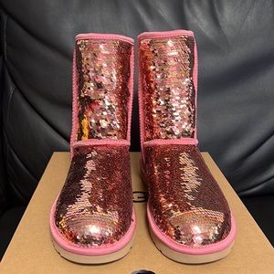 NEW!!! UGG Short Classic Sequins boot